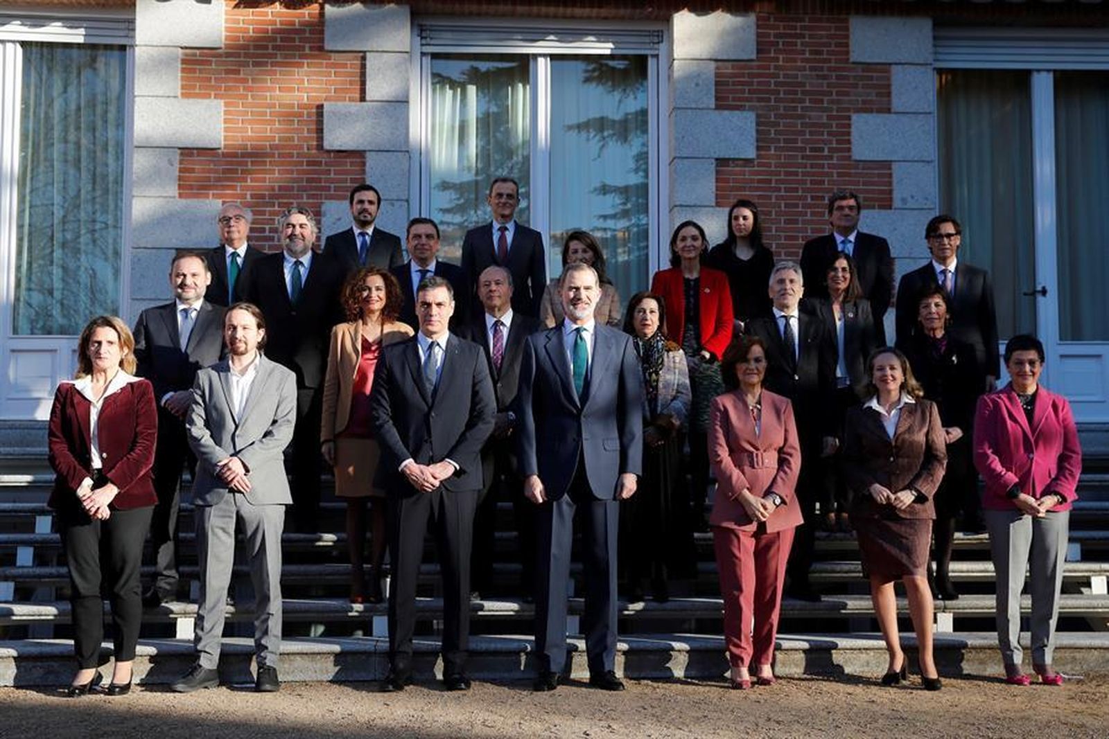 El Felipe VI posa con el nuevo Gobierno en el Palacio de la Zarzuela