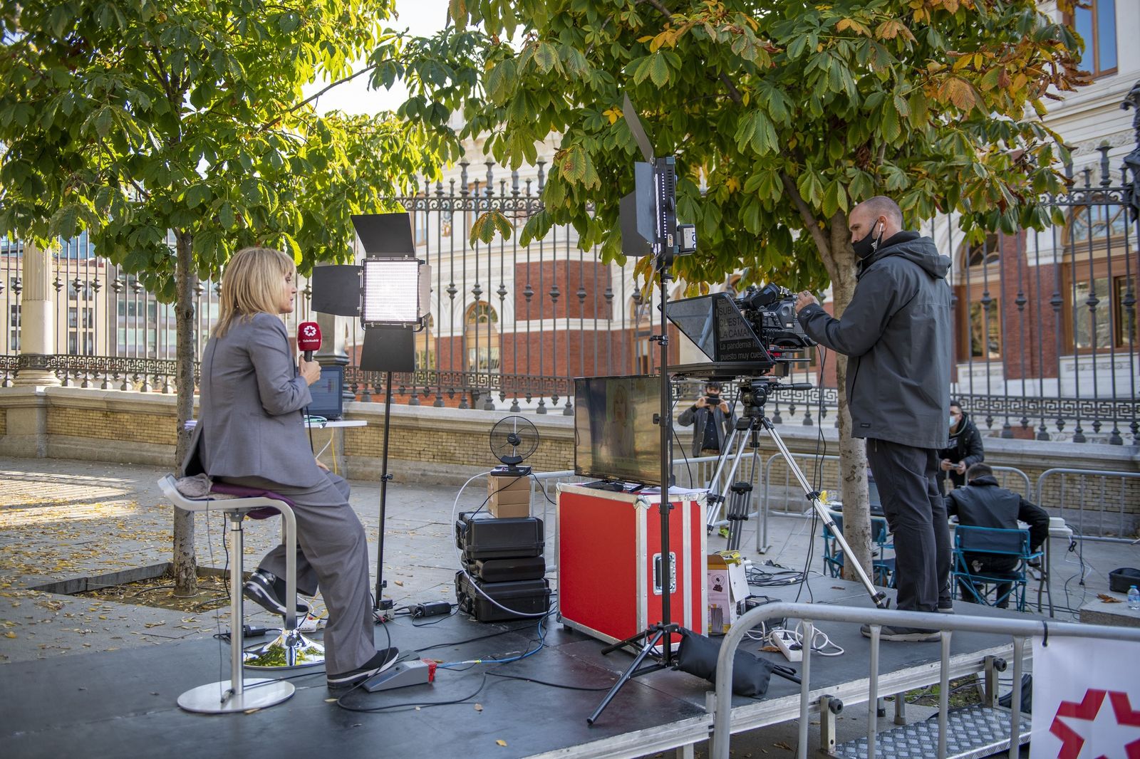 El Telenoticias 1 de Lourdes Maldonado, desde la Cuesta de Moyano