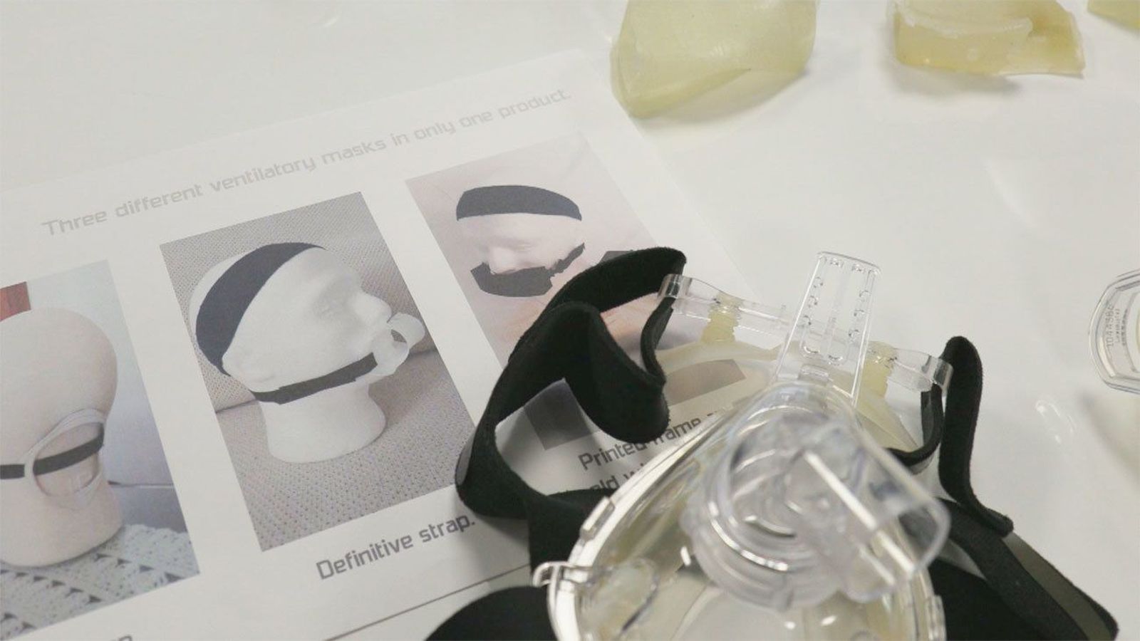 Dos jóvenes madrileñas, premiadas por su mascarilla ergonómica para los respiradores