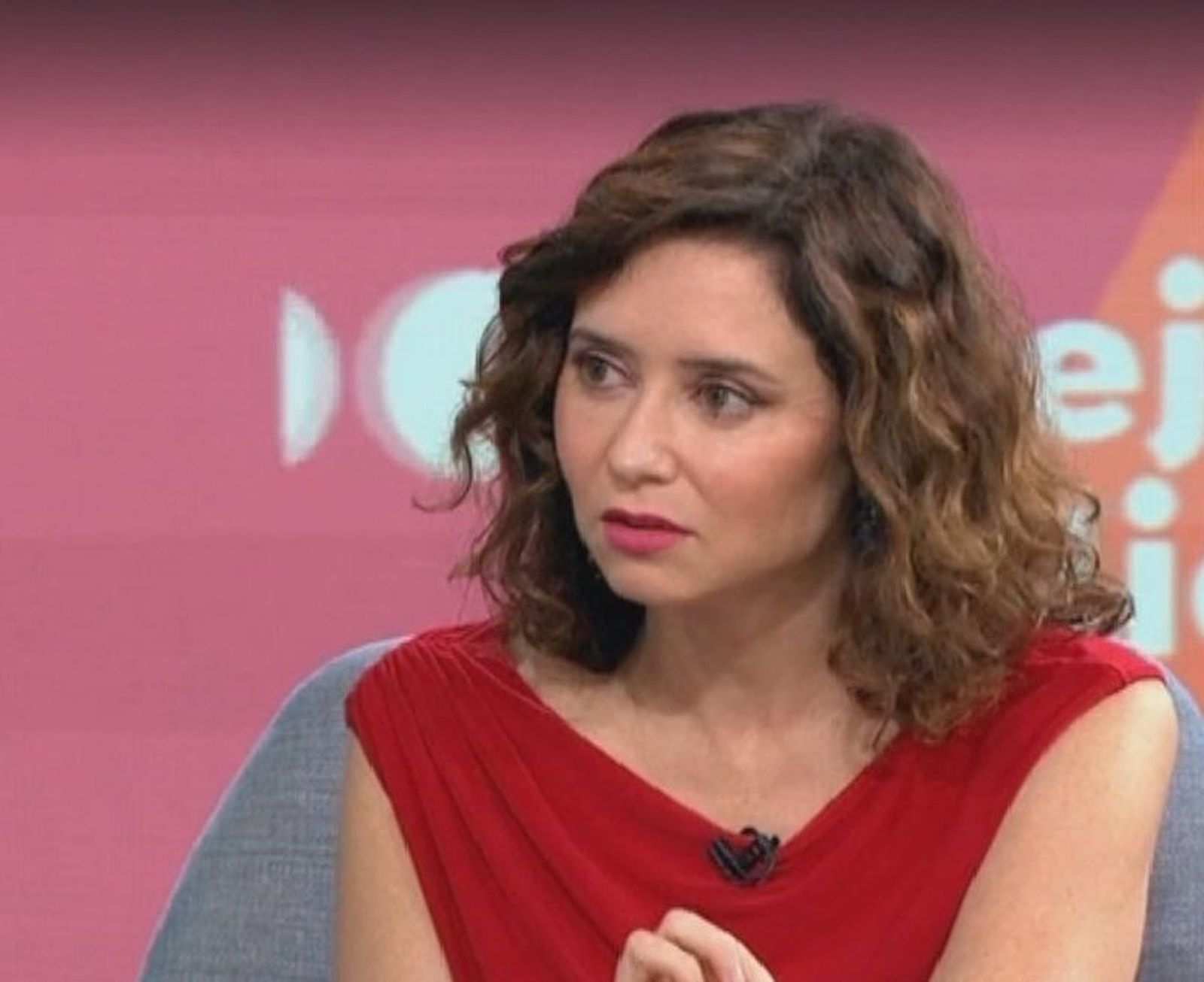 Ayuso alerta de los que quieren que se vuelva "al golpe" en Cataluña pero "patrocinado por el Gobierno con dinero de todos"