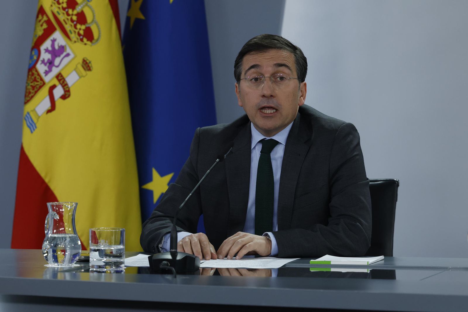 Jose Manuel Albares en una rueda de prensa