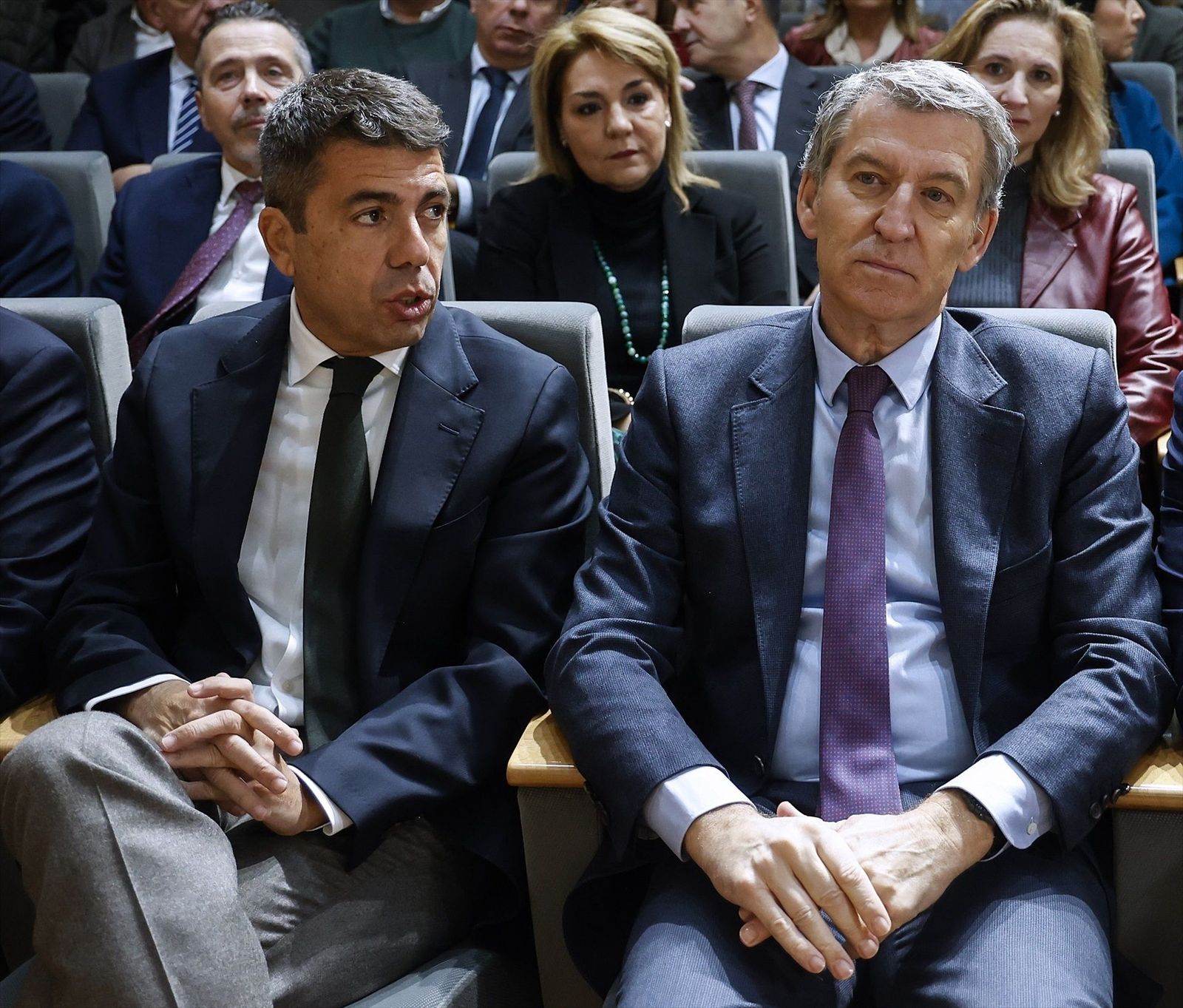 Feijóo manda a la jueza de Catarroja sus mensajes con Mazón del día de la Dana