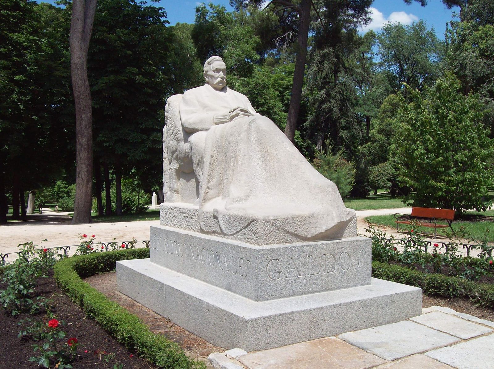 Monumento a Benito Pérez Galdós en el Parque de El Retiro de Madrid