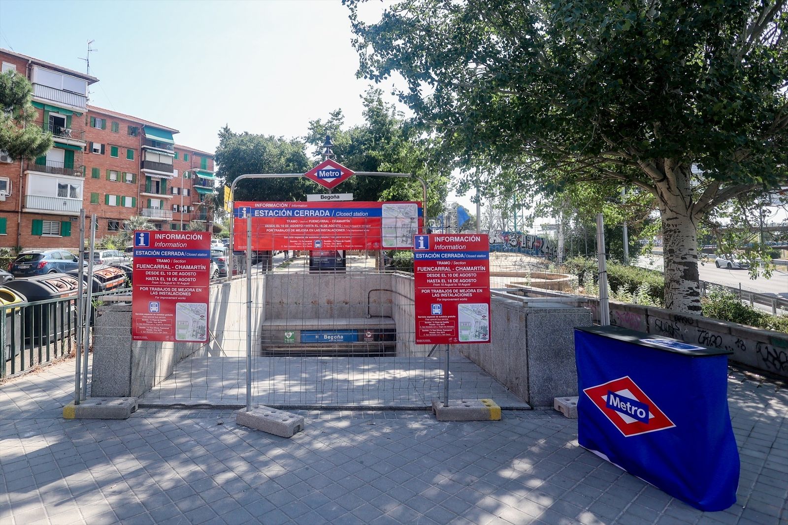 Estación de metro de Begoña cerrada durante las obras de la línea 10 de Metro