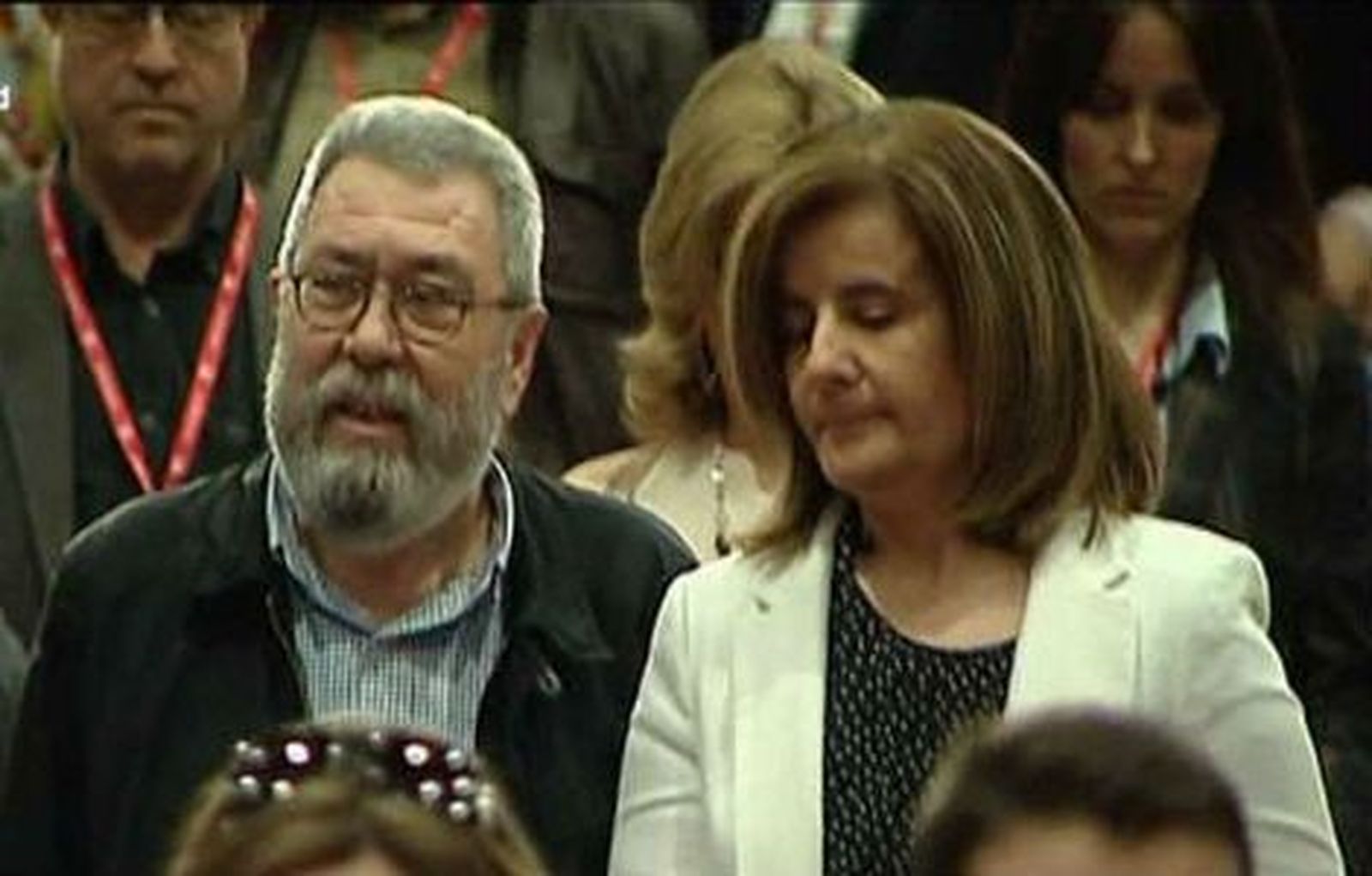 Báñez contacta con Toxo, Méndez y Rosell  para negociar la ley de mínimos