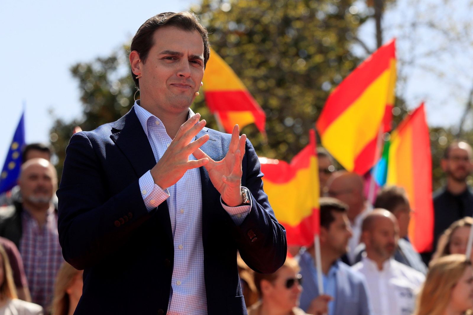 Rivera critica a Sánchez por no "dar la cara" tras la manifestación independentista