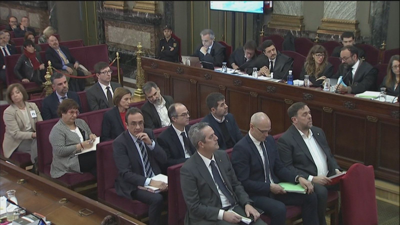 Prisiones de la Generalitat propone la semilibertad para los líderes del "procés" presos