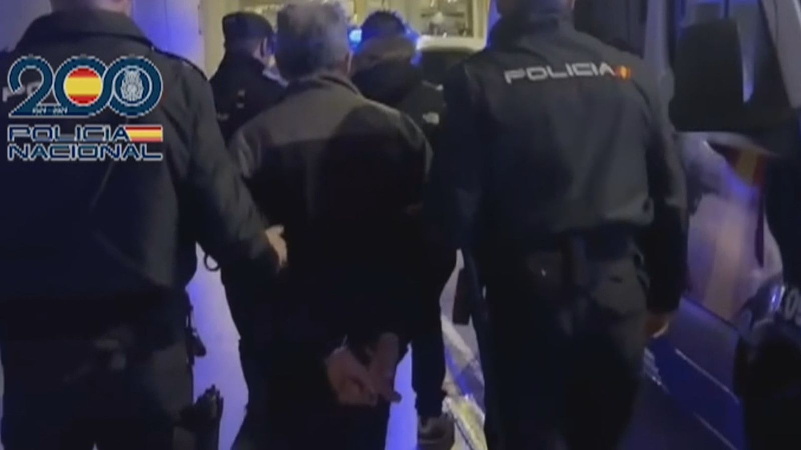 Detenidos dos narcos en Barajas con cocaína oculta en botes de cacao