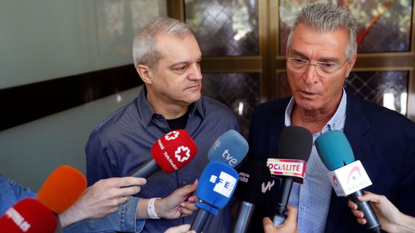 Familiares, amigos y compañeros despiden a Chicho Ibáñez Serrador