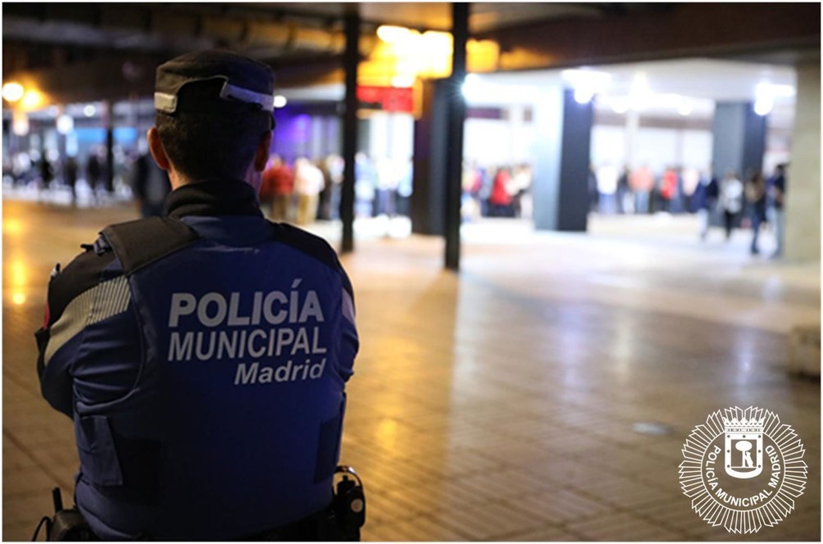 La policía municipal refuerza con 200 agentes la vigilancia para evitar botellones y aglomeraciones