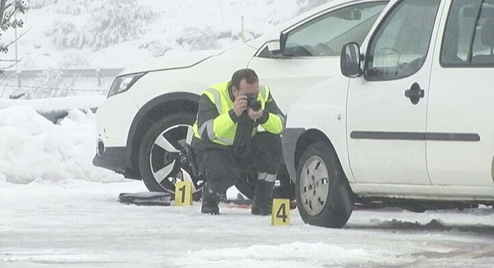 Un muerto por el temporal, que ha obligado a cerrar el aeropuerto de Alicante