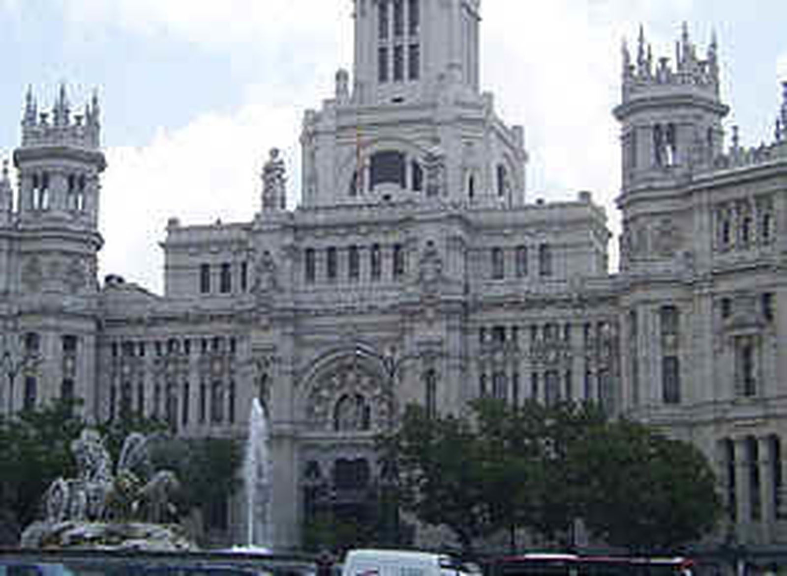 El remodelado Palacio de Cibeles abre sus puertas a los  ciudadanos este domingo con tres exposiciones fotográficas