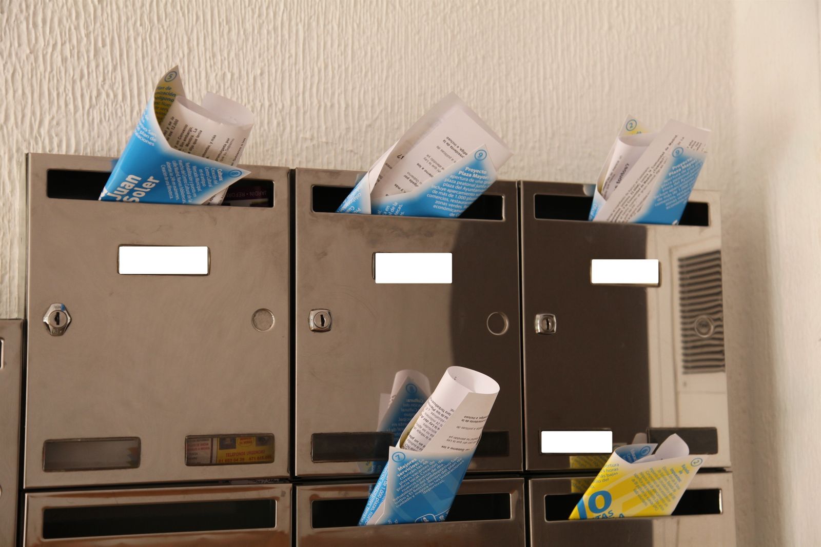 Buzones con propaganda electoral