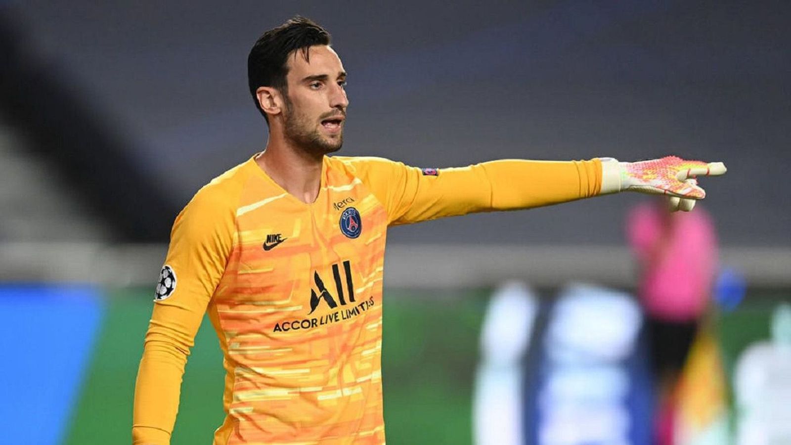 Sergio Rico ya no está sedado y evoluciona favorablemente