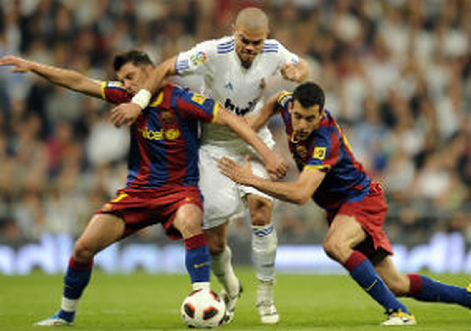 Pepe, ante el Barcelona
