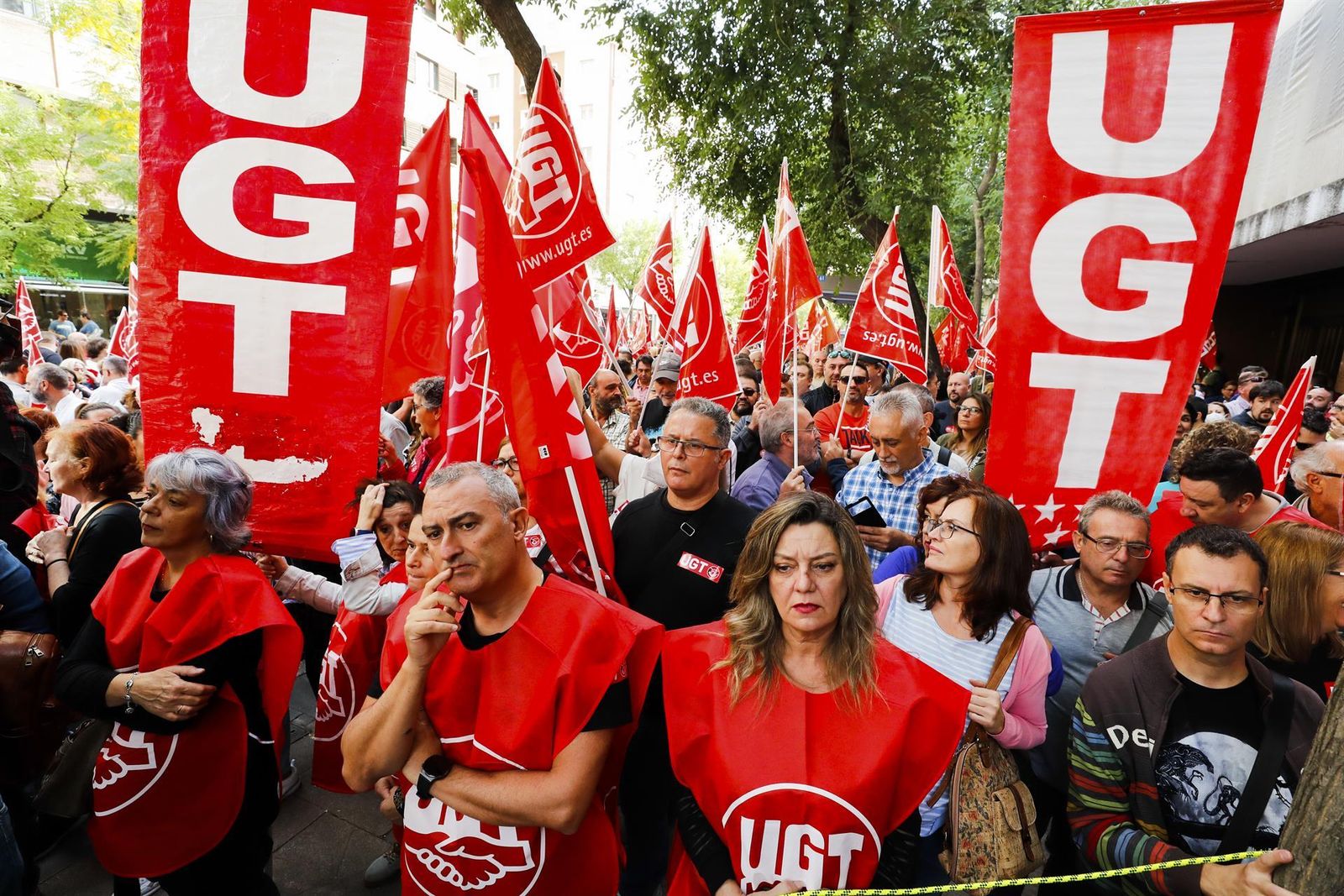 Concentración de sindicatos para negociar un acuerdo salarial