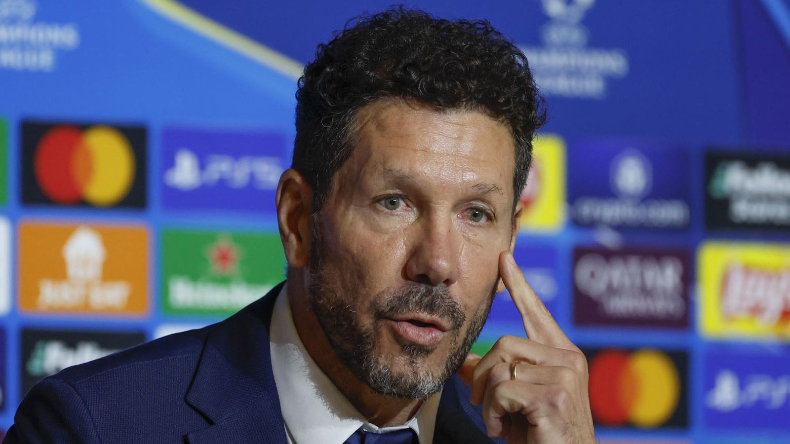Simeone: "Solamente con lo que suceda en las gradas no vamos a ganar el partido"