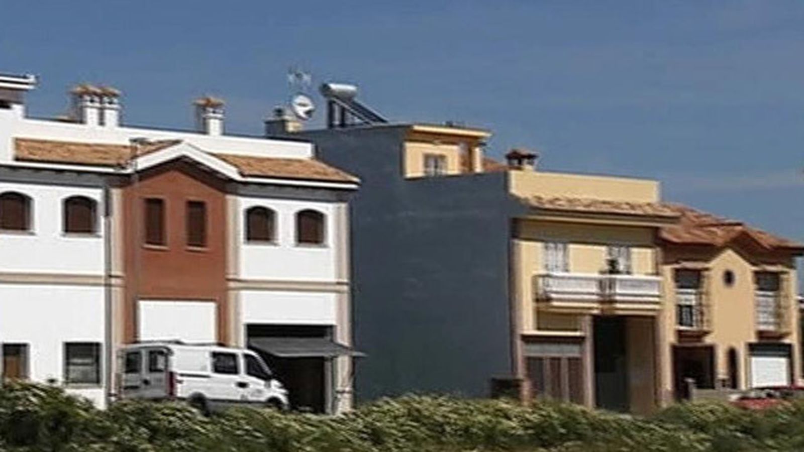 Alhaurín guarda dos minutos de silencio en repulsa por la joven asesinada