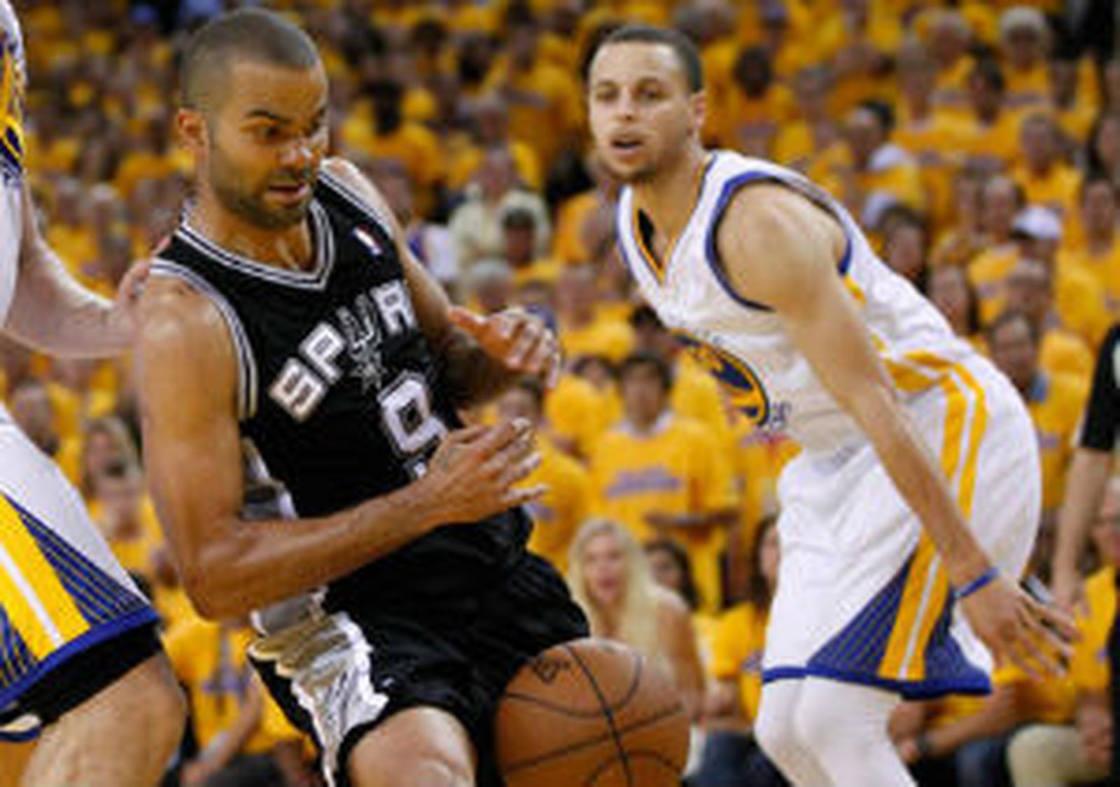 Spurs ante los Warriors