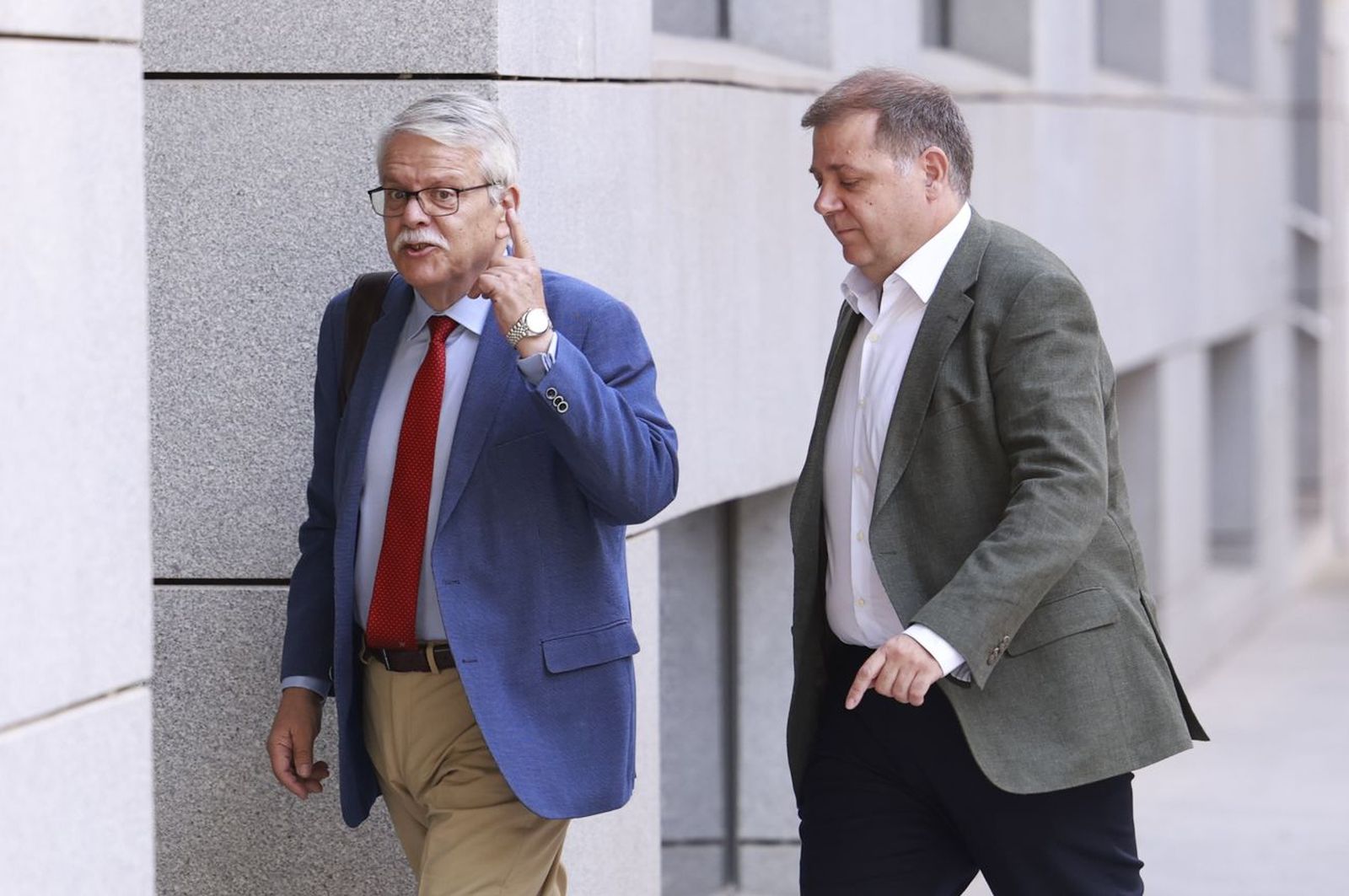 La UCO ya tiene en su poder el clonado del móvil del exjefe de gabinete de Sánchez