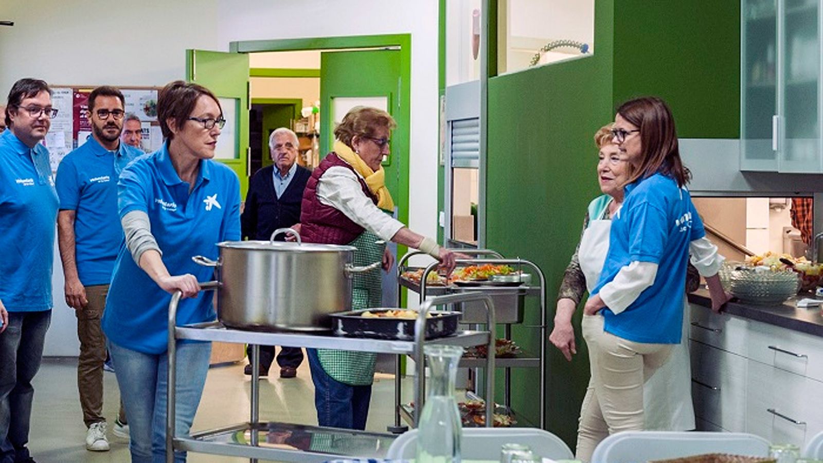 Voluntarios de los 'comedores con alma' de CaixaBank