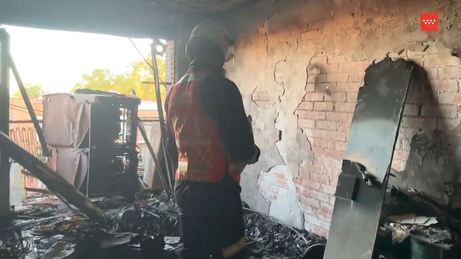 Un incendio obliga a evacuar un bloque de viviendas en Rivas-Vaciamadrid