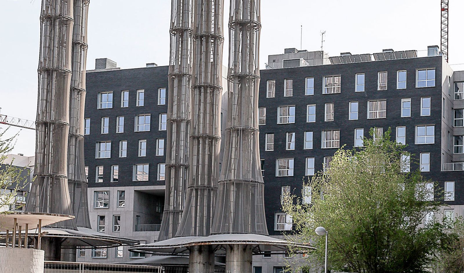 La Empresa Municipal de la Vivienda adjudica 21 pisos de alquiler asequible en cinco distritos de Madrid