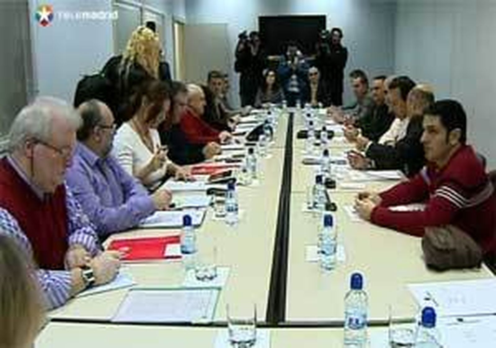 Sindicatos y Educación se citan en 15 días para negociar los horarios en la ESO