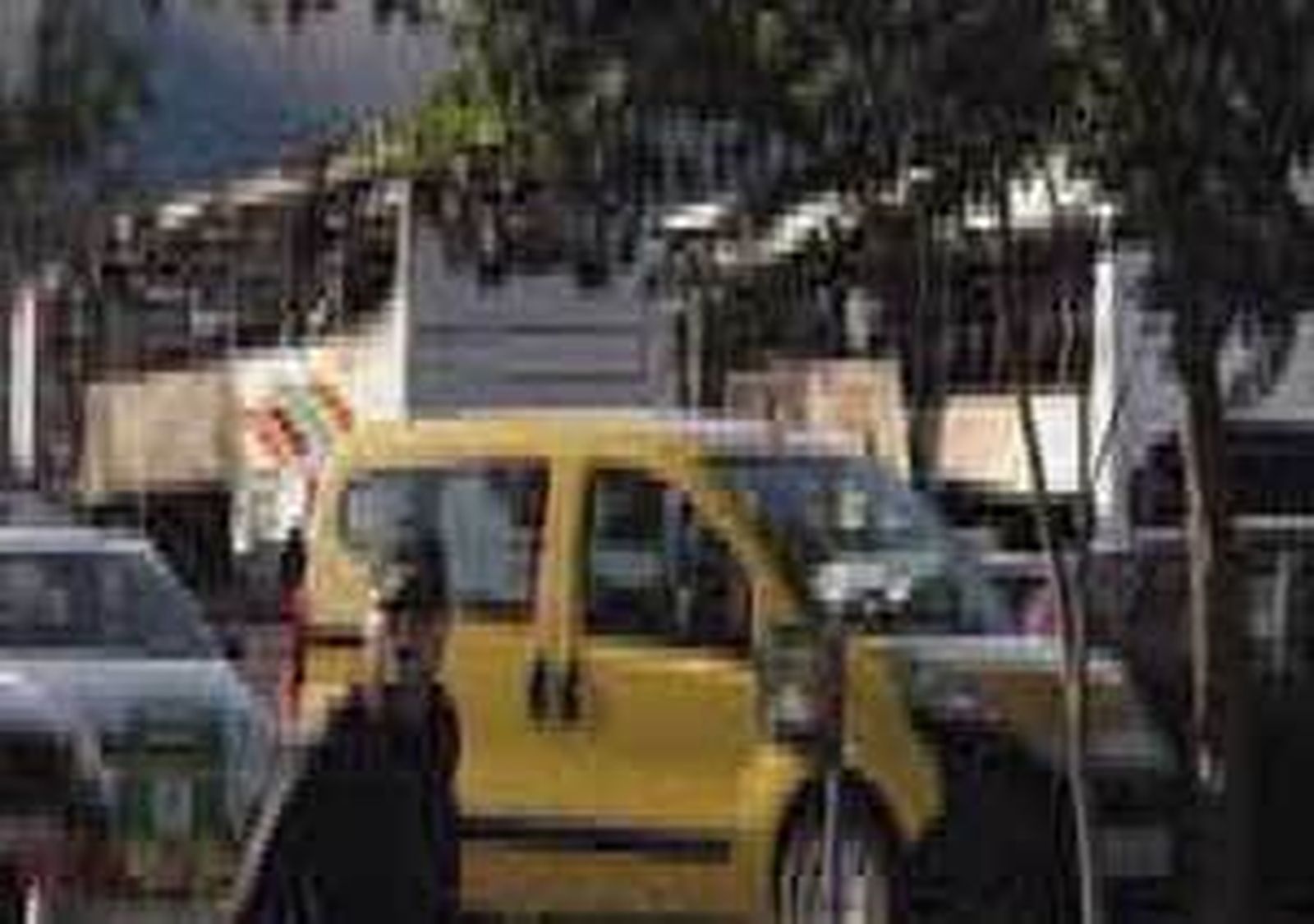 Bulgaria: 3 muertos y 20 heridos en un ataque terrorista a un autobús con turistas israelíes