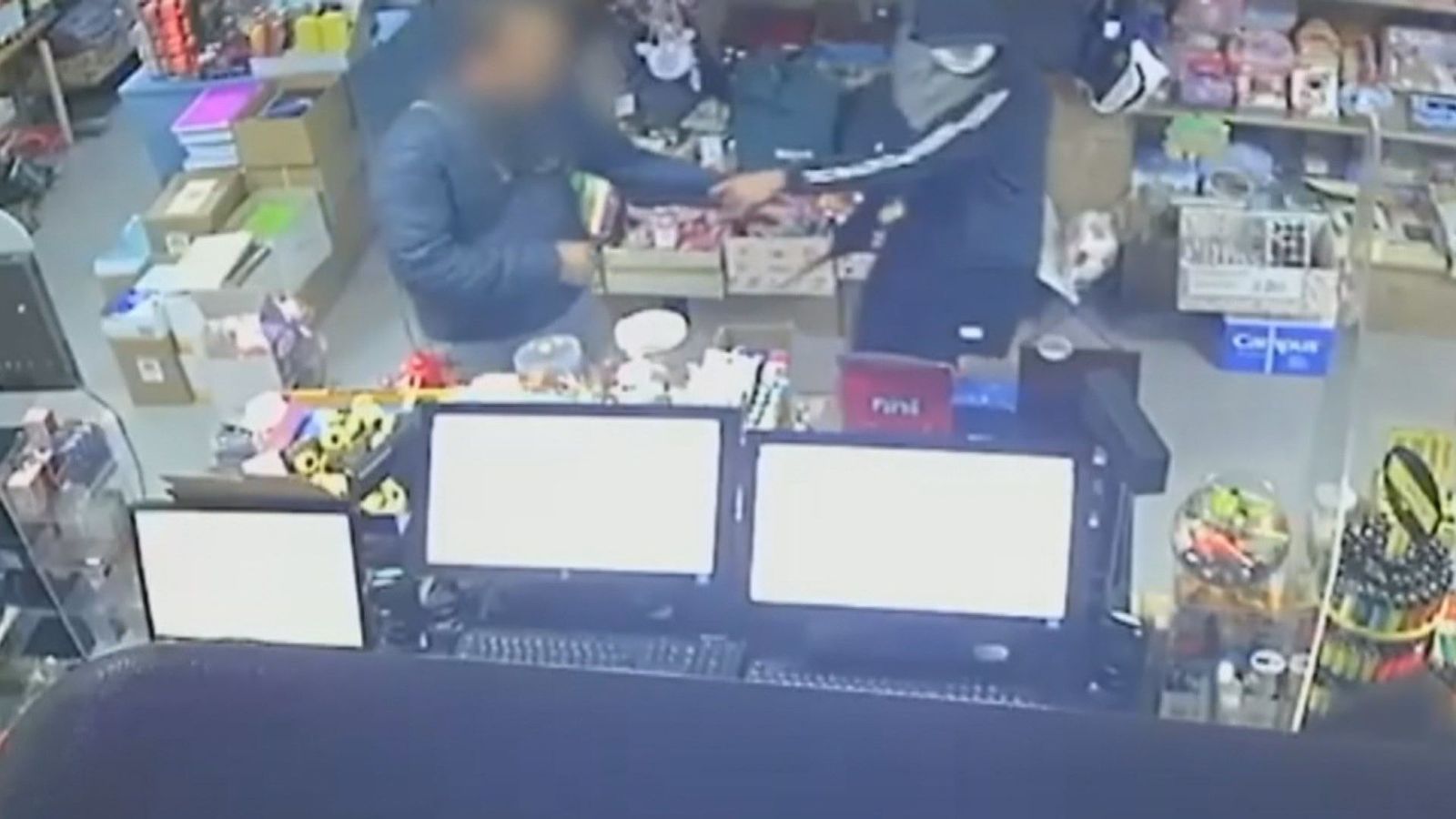 Cae en Almería una banda que robaba en comercios con cuchillos de gran tamaño