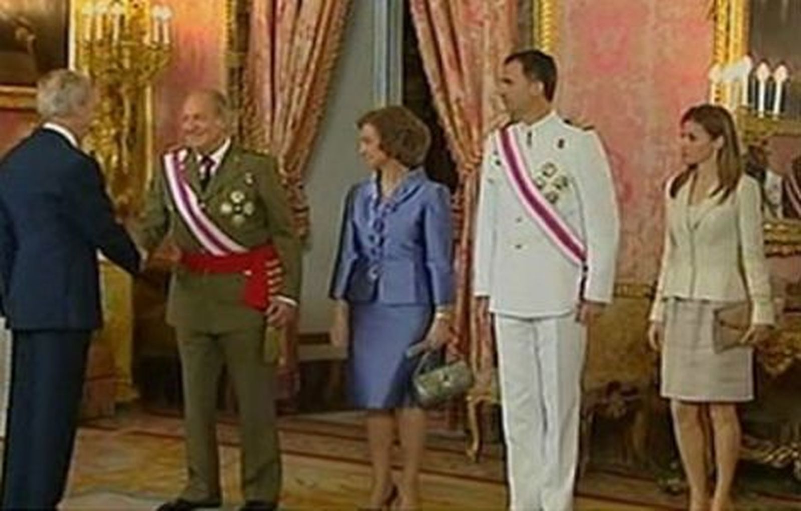 El Rey se despide de las Fuerzas Armadas con una recepción en el Palacio Real