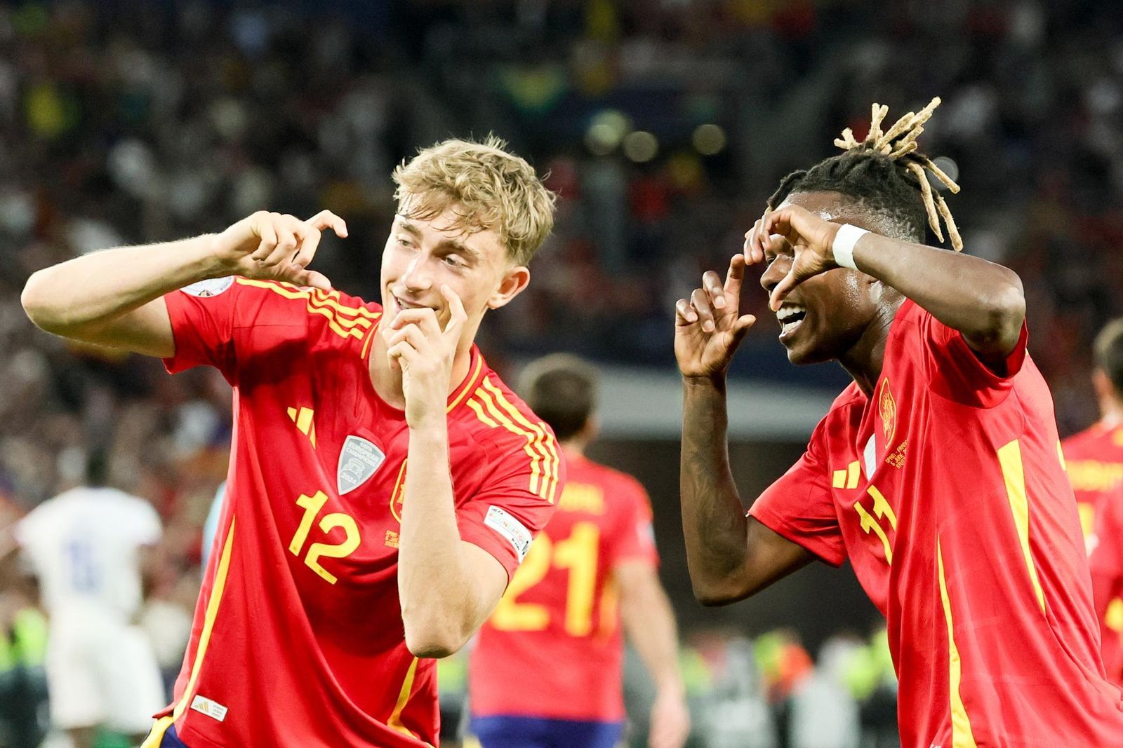 Dean Huijsen y Nico Williams