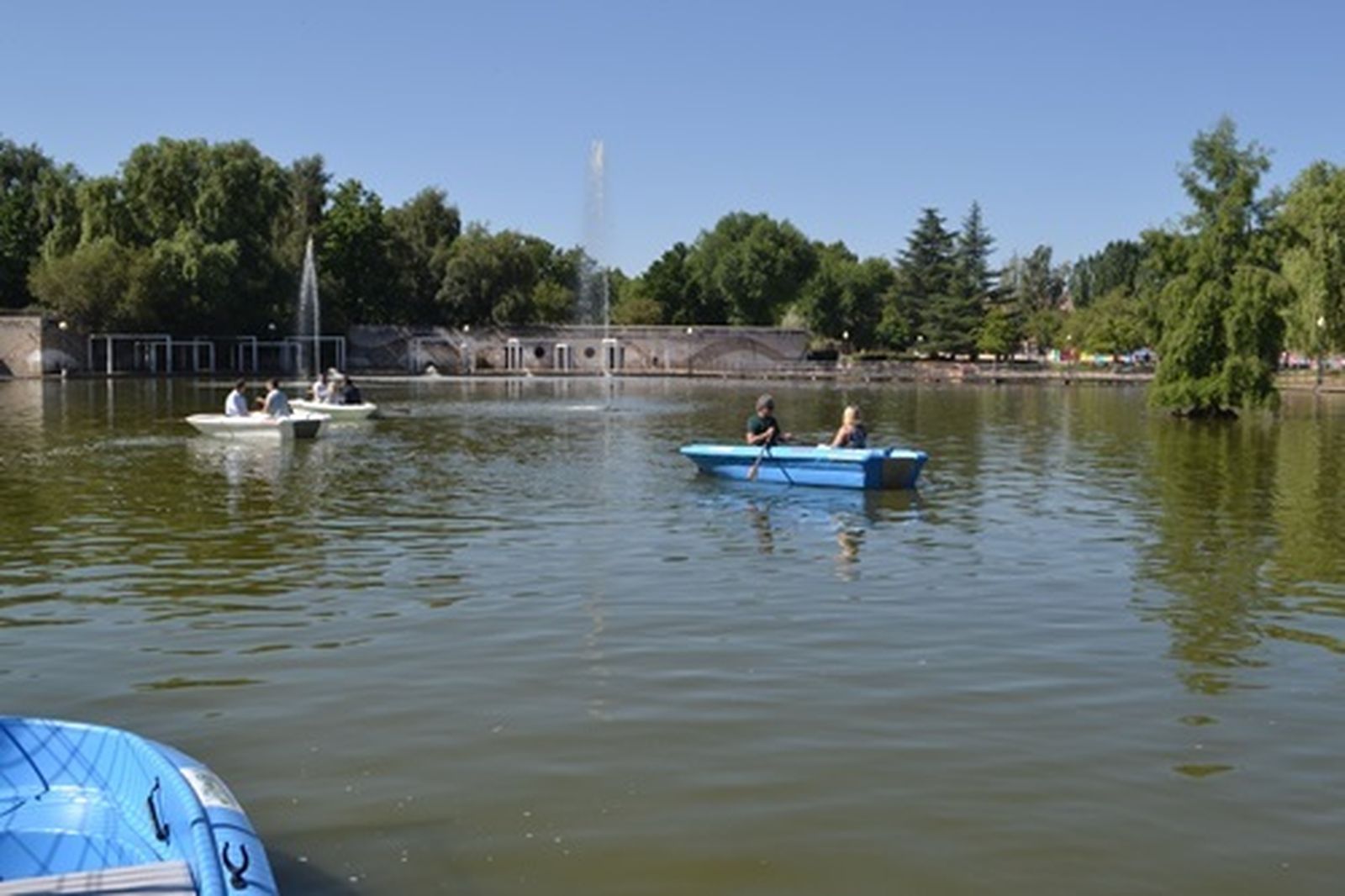 Laguna del Carrizal en Collado Villalba con barcas