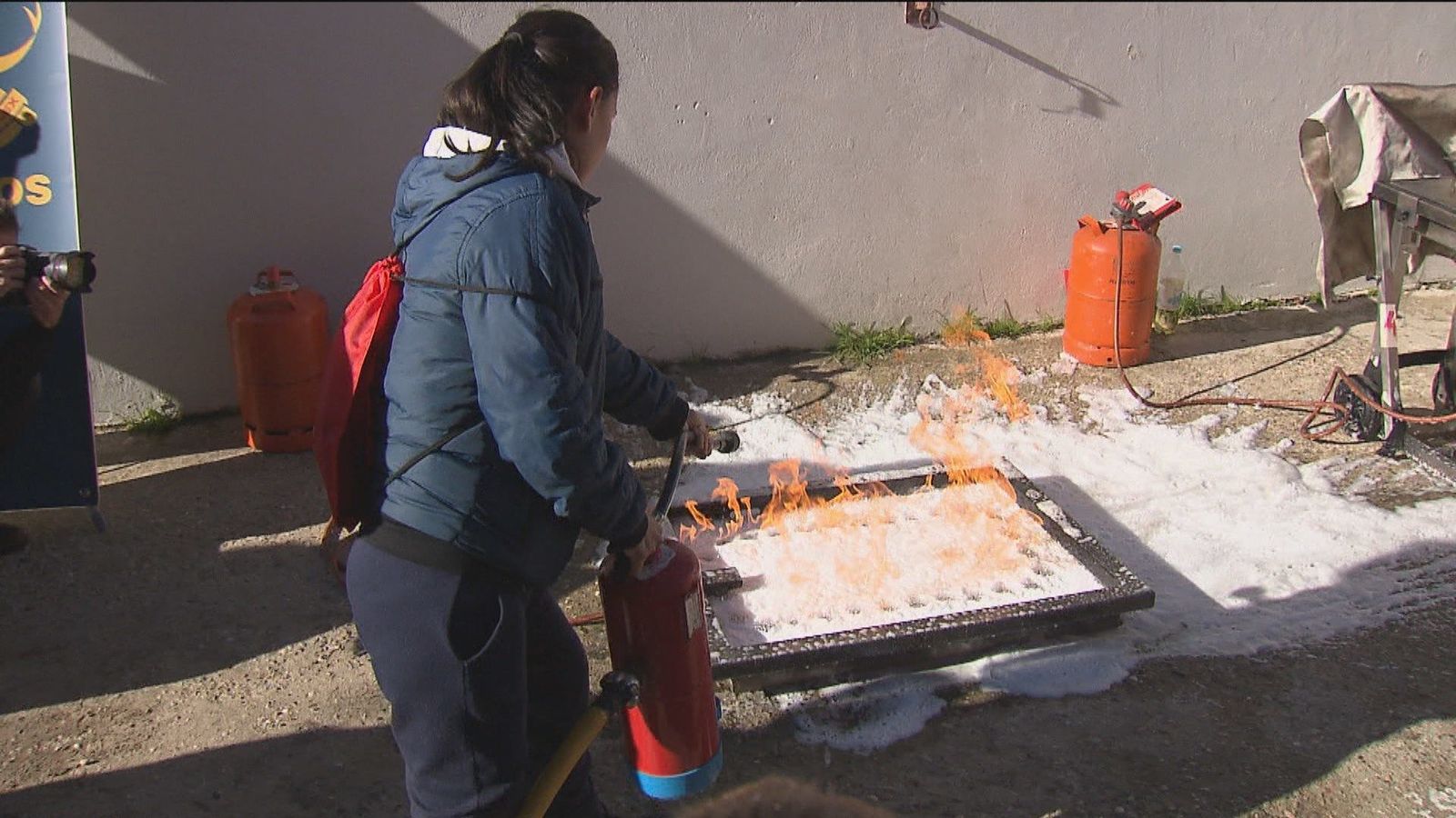 Vecinos de San Martín de Valdeiglesias preparados para actuar contra el fuego en sus casas