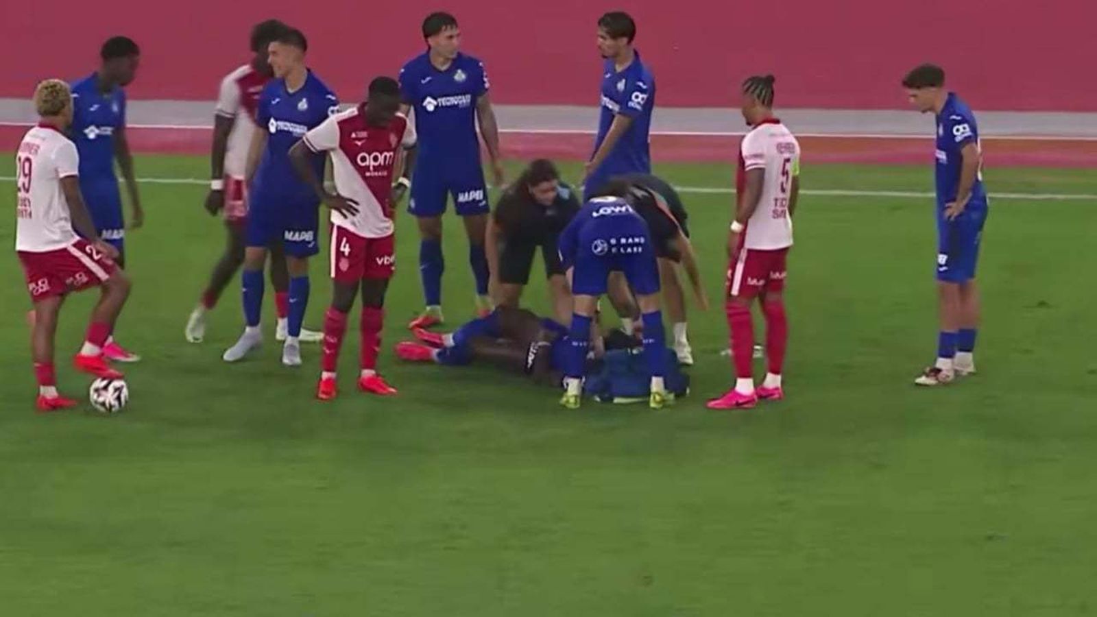 Uche, operado