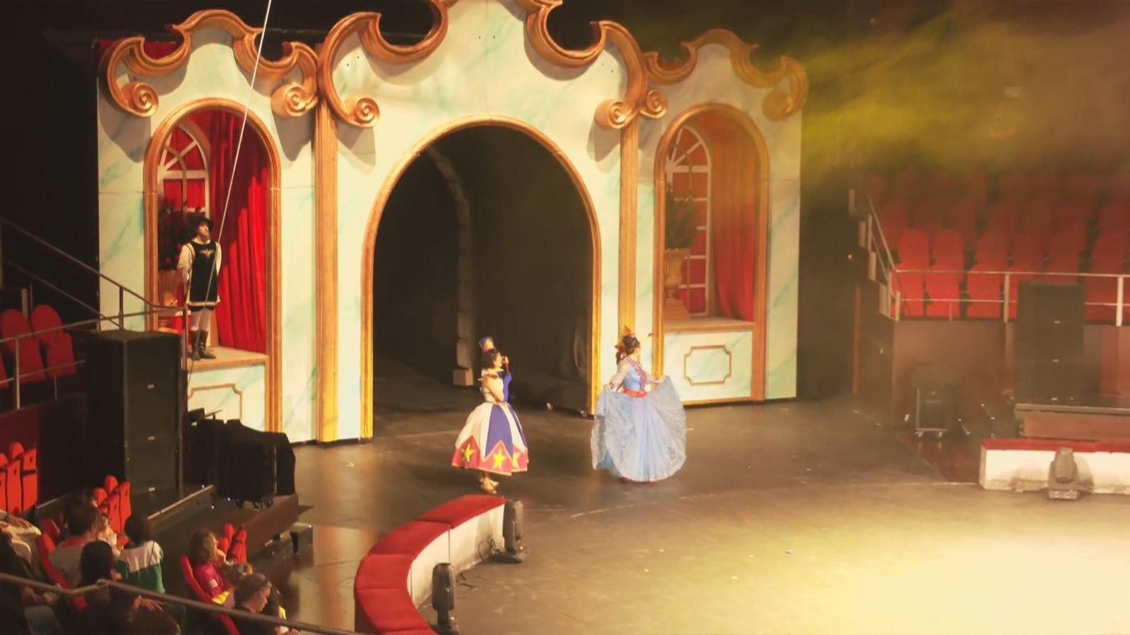 El Teatro Circo Price reinventa Cenicienta a ritmo de acrobacias