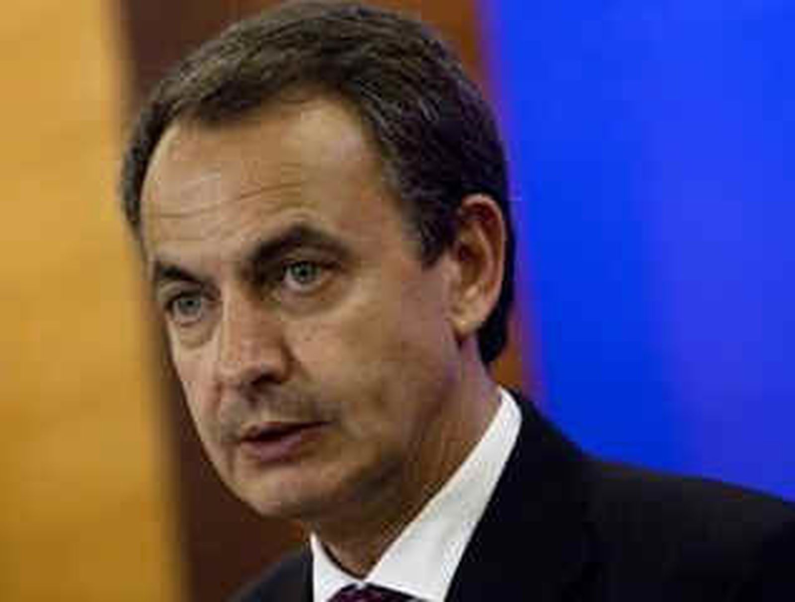 Zapatero pide a la izquierda abertzale "más pasos adelante"