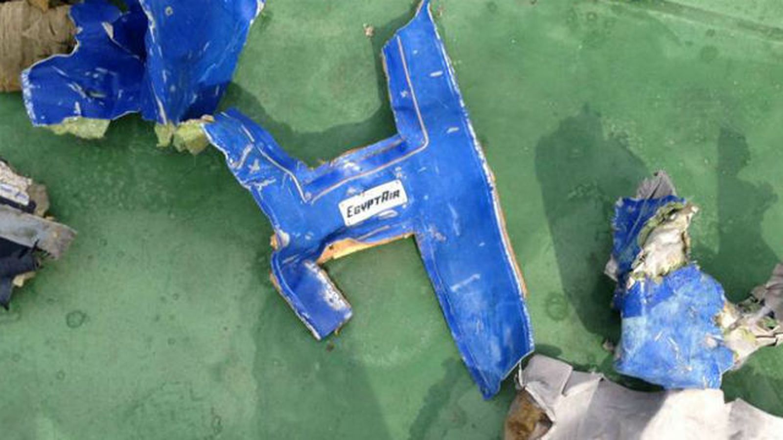 Restos del avión de Egyptair