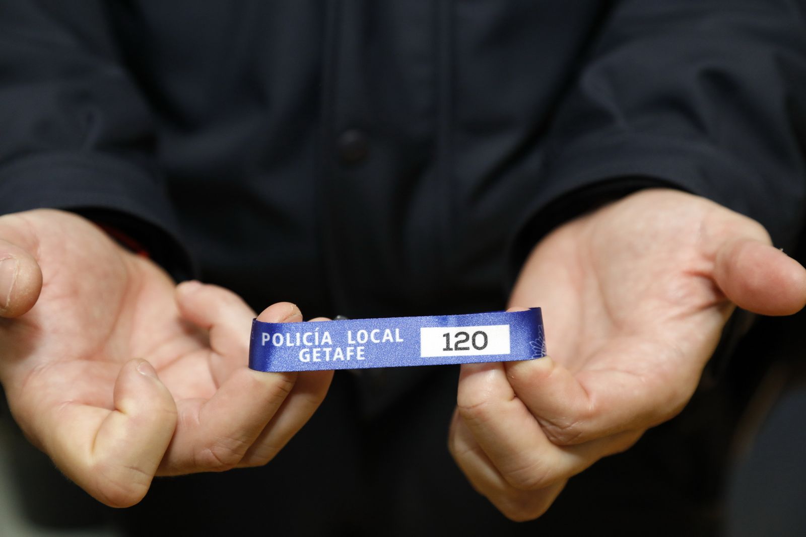 Una de las pulseras TEA entregadas en Getafe