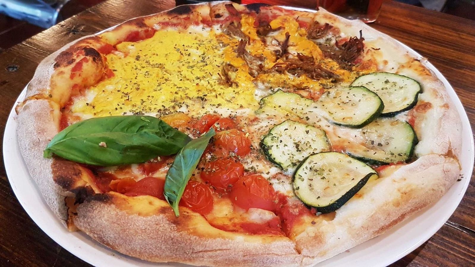 Este restaurante reúne hasta 10 sabores en solo 3 pizzas