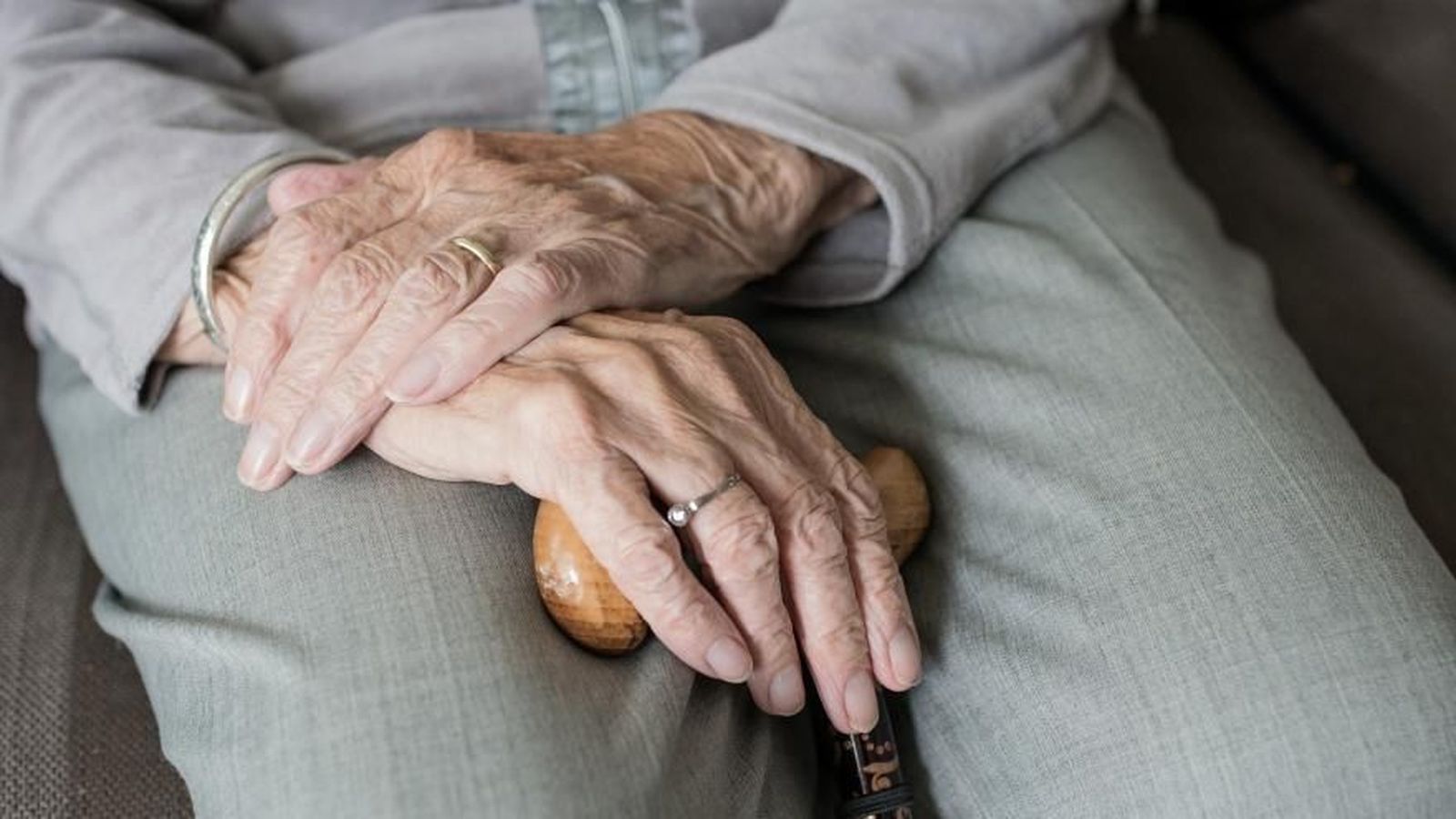 Varias empresas compran casas a ancianos para después cobrarles un alquiler: la opción de la 'vivienda inversa'