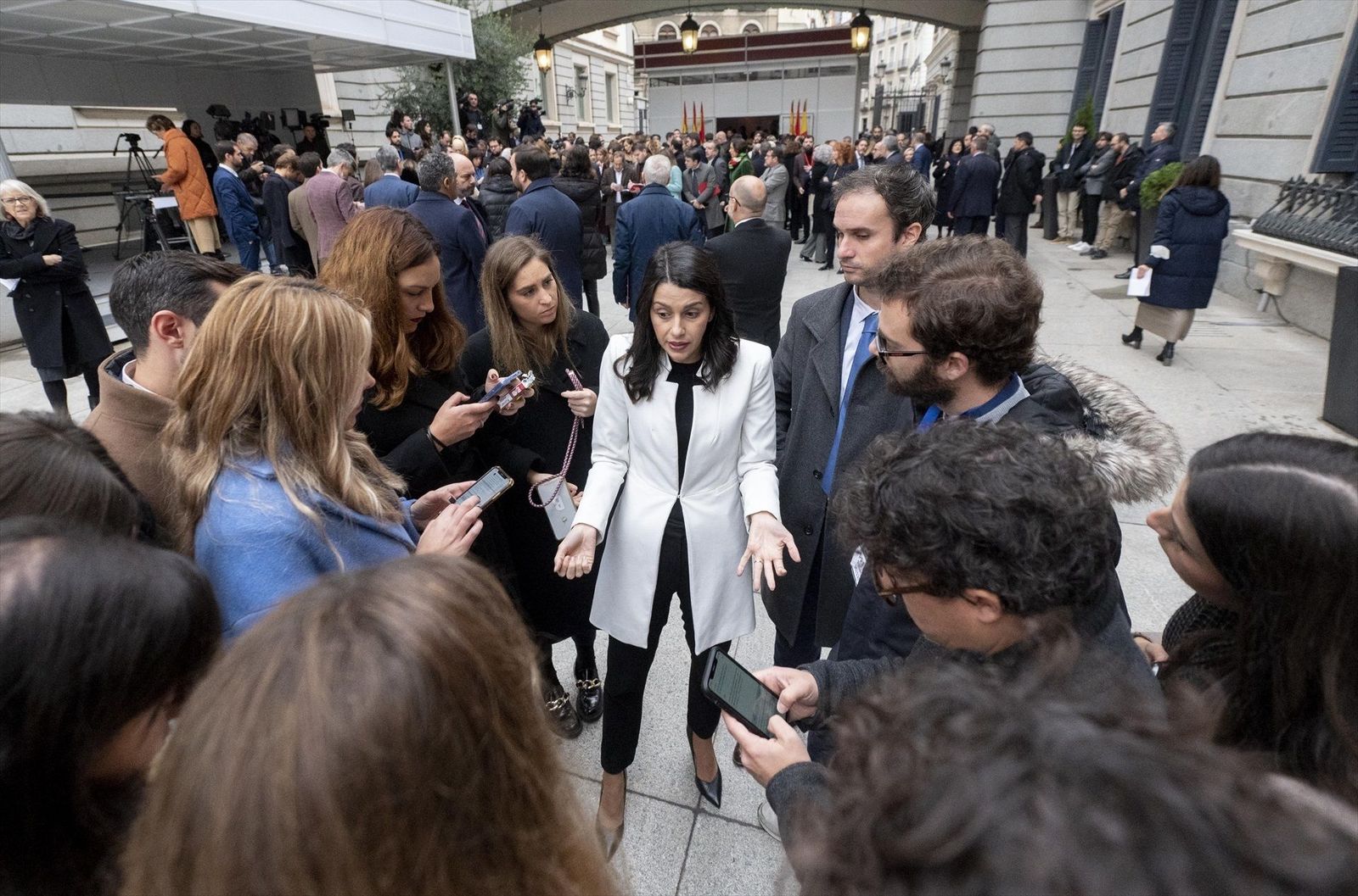Arrimadas y Bal escenifican su división en el acto de homenaje a la Constitución