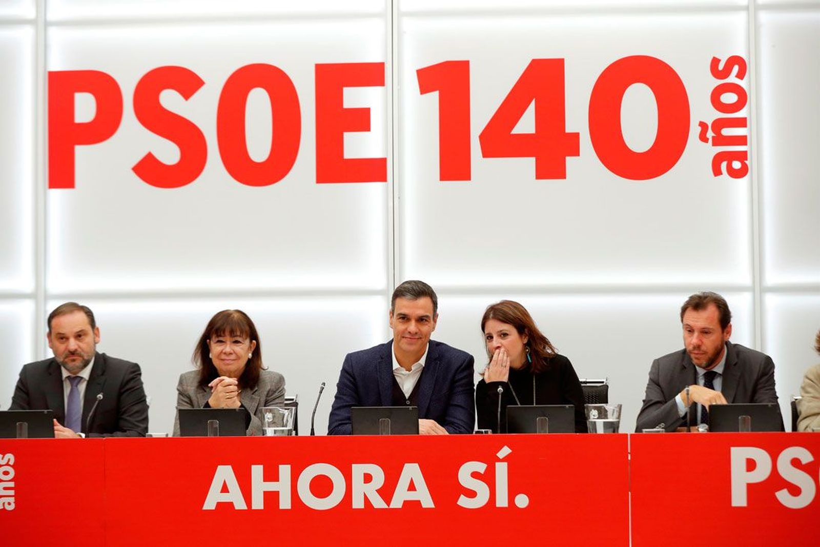 Sánchez pide a su Ejecutiva, un voto de confianza para los pactos