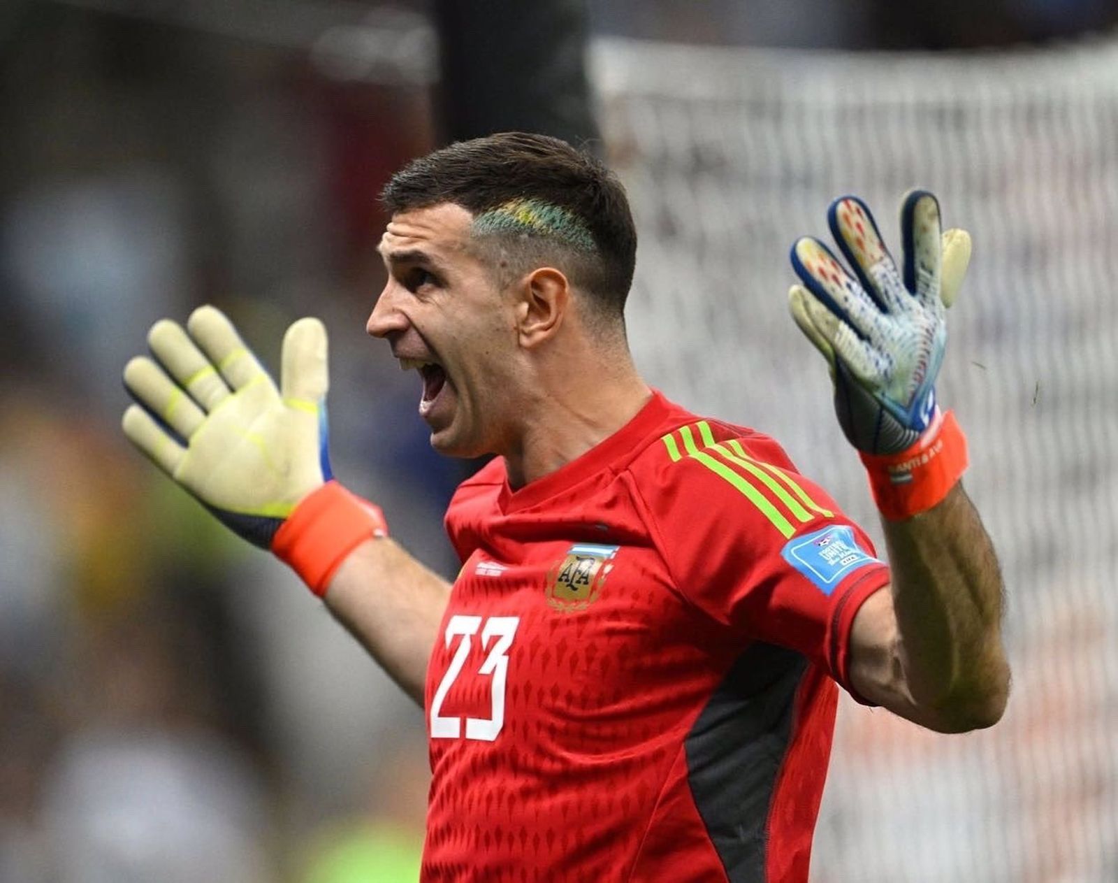 Dibu Martínez