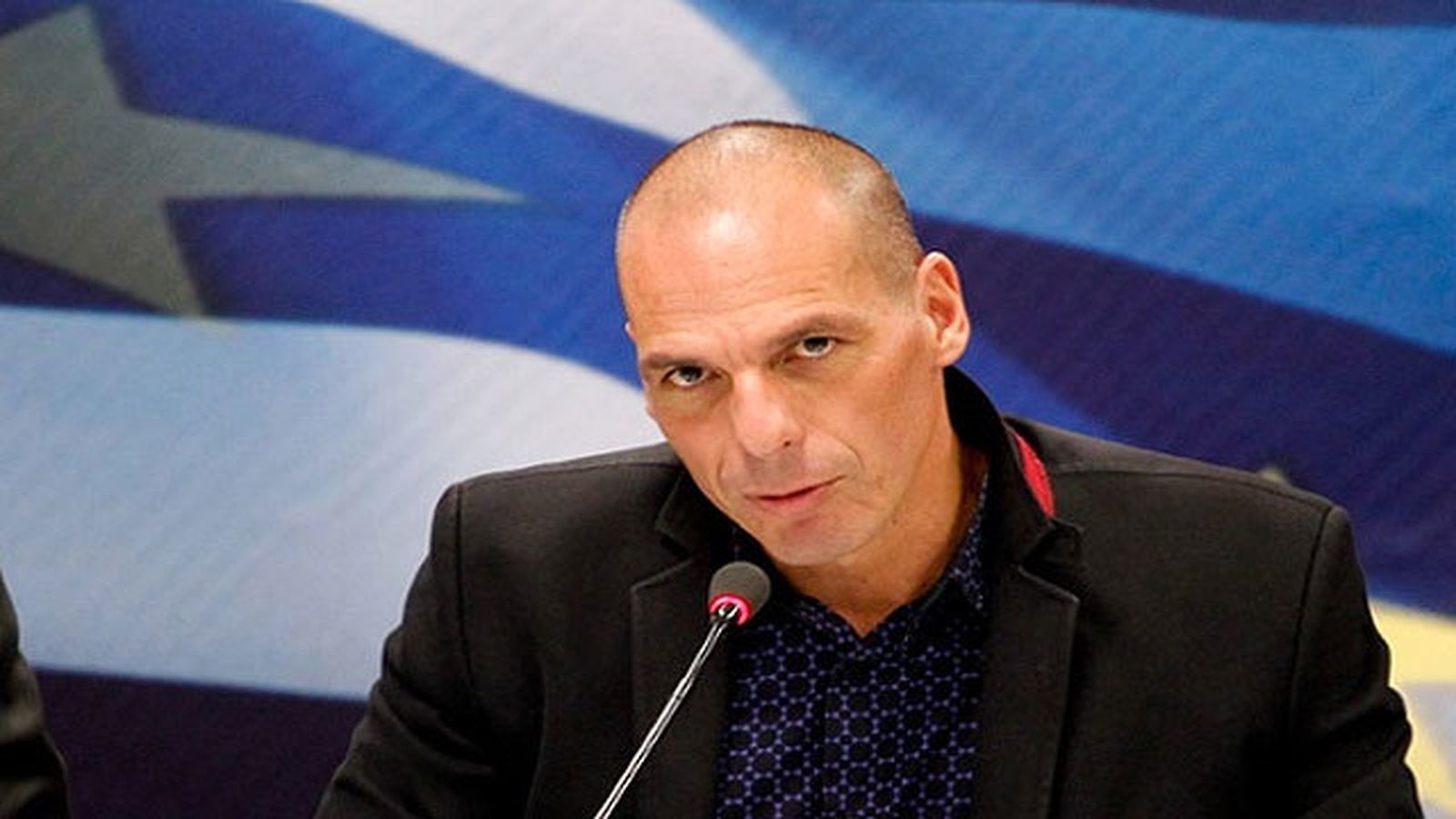 Varufakis pide votar a Macron, único ministro UE que le ayudó en el rescate