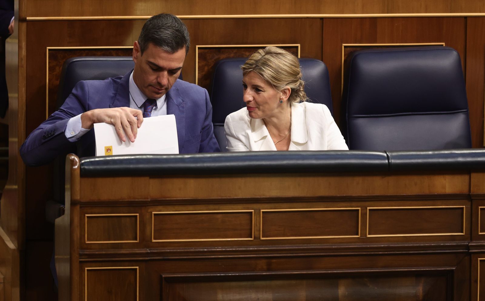 Pedro Sánchez junto a Yolanda Díaz en el Congreso de los Diputados