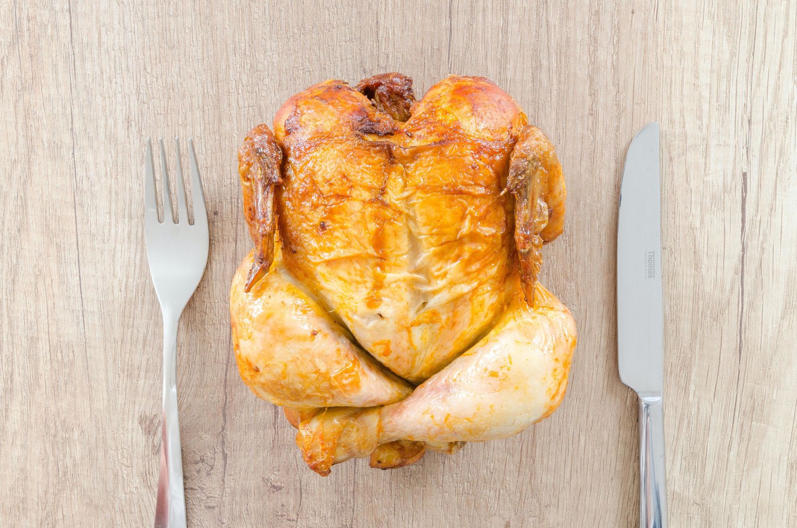 ¿Es malo comer la piel del pollo?