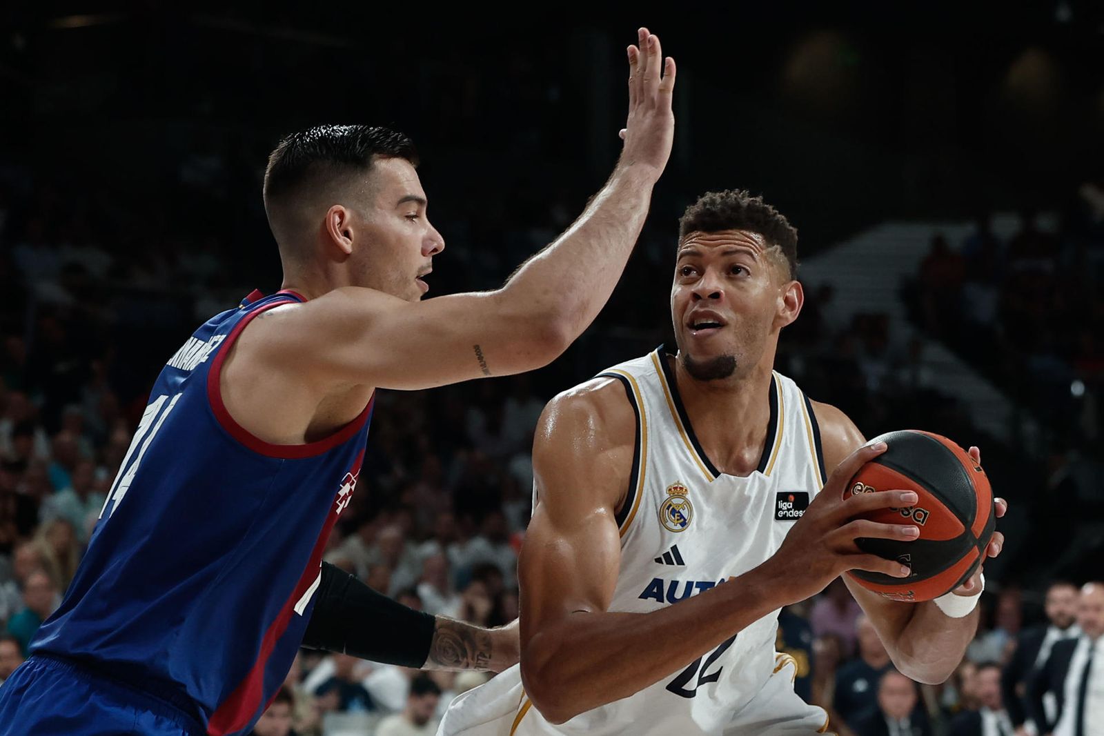 Edy Tavares ante el Barcelona