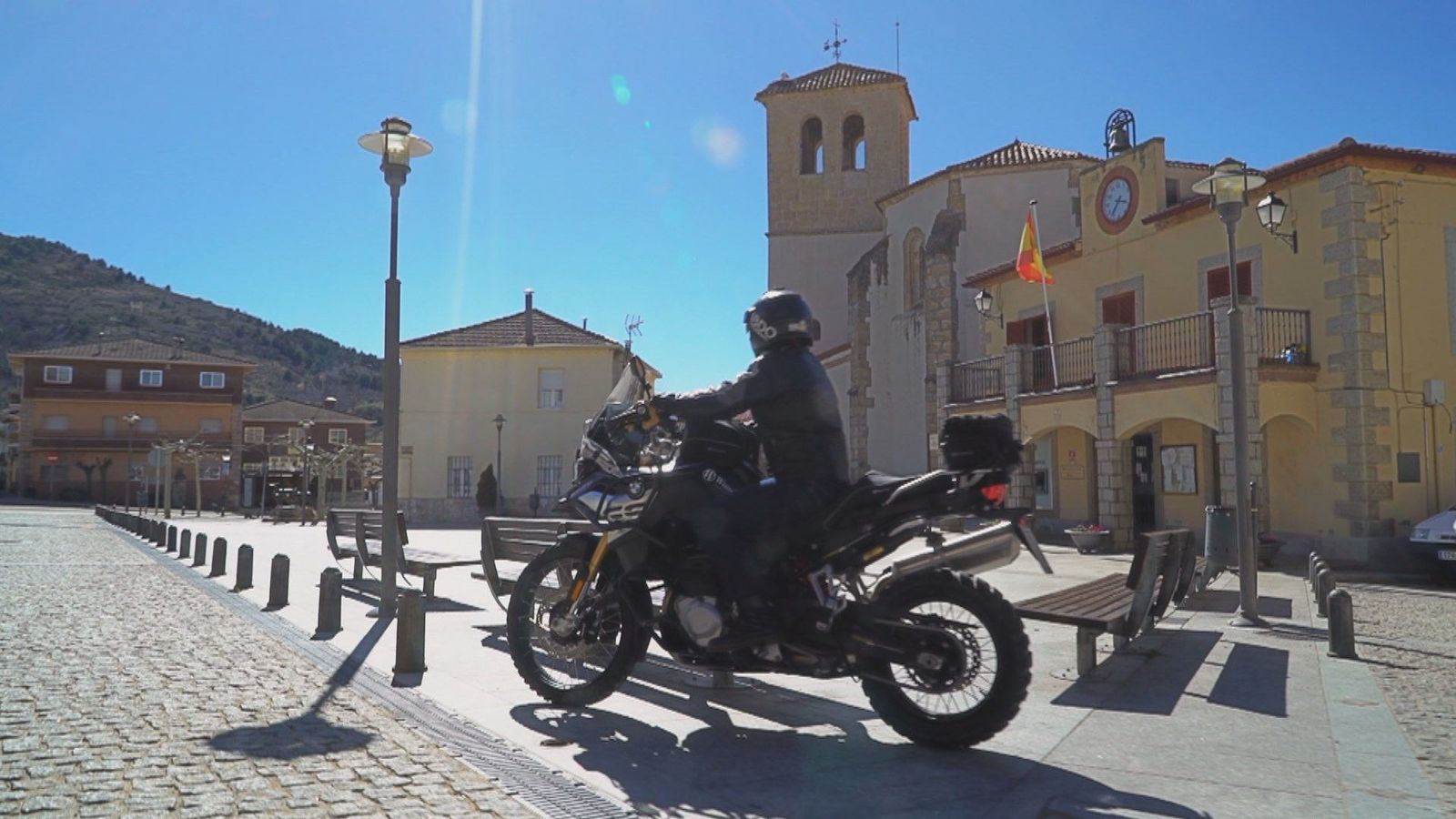 Madrid, un recorrido en moto por rutas de montaña