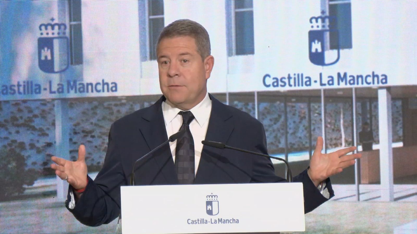 García-Page carga contra el PSOE